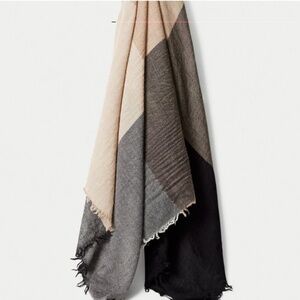 Aritzia Wilfred⎜COLOUR BLOCK BLANKET SCARF⎜BLACK / OAK
